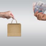 Selling Fashion Through Live Streaming Selling Fashion Through Live Streaming