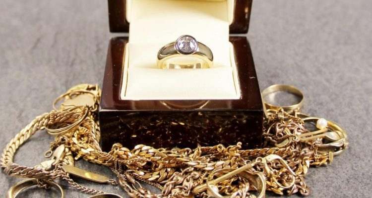 What are the best ways to store fine jewellery safely?